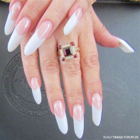 Classic Mandelform French Nails